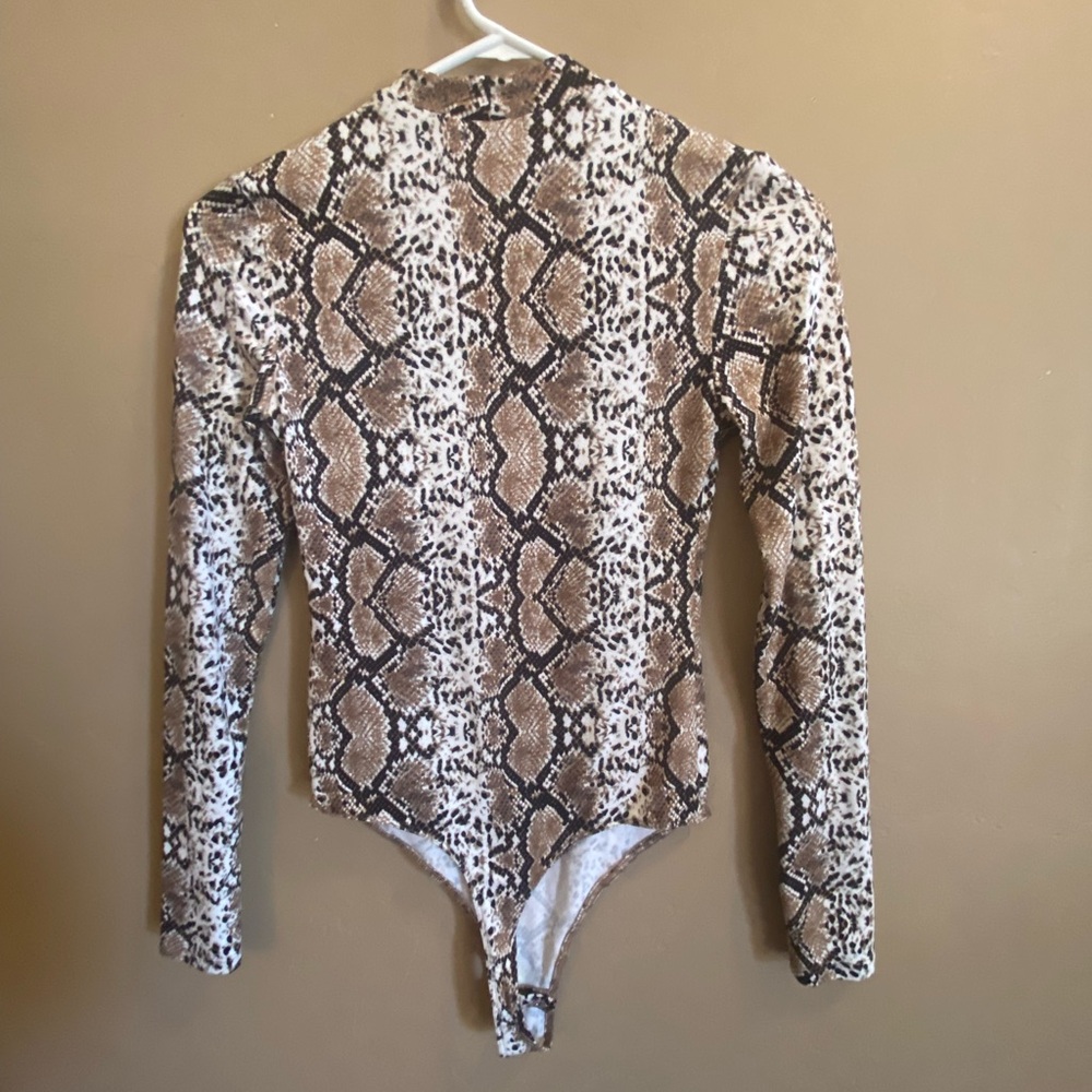 Popular 21 snakeskin tan black long sleeve body suit woman size small